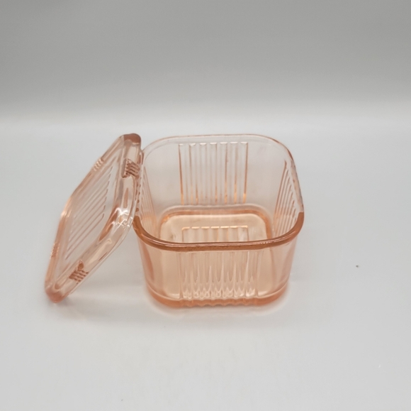Vintage Federal Glass Pink Depression Glass Refrigerator Dish with Lid - Fridgie - Picture 4 of 6
